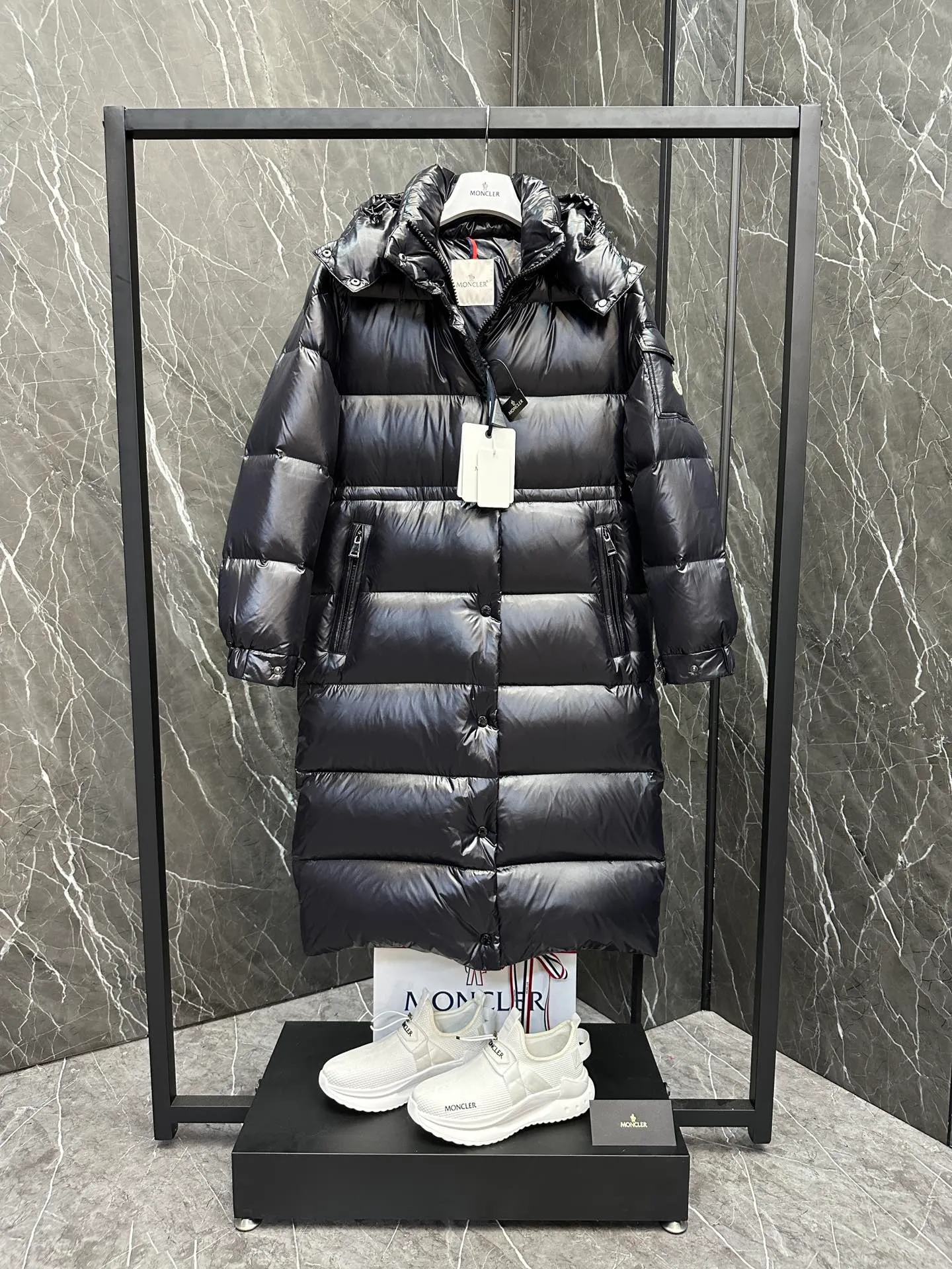 ⬆️Moncler Cavettaz .480 ❗️❗️❗️ . .Premium . . Cavettaz nylon laqué ， 。 Cavettaz Classic ， 。 nylon laqué ， 。 nylon laqué Nylon laqué Size : 0-2 Black Cream White